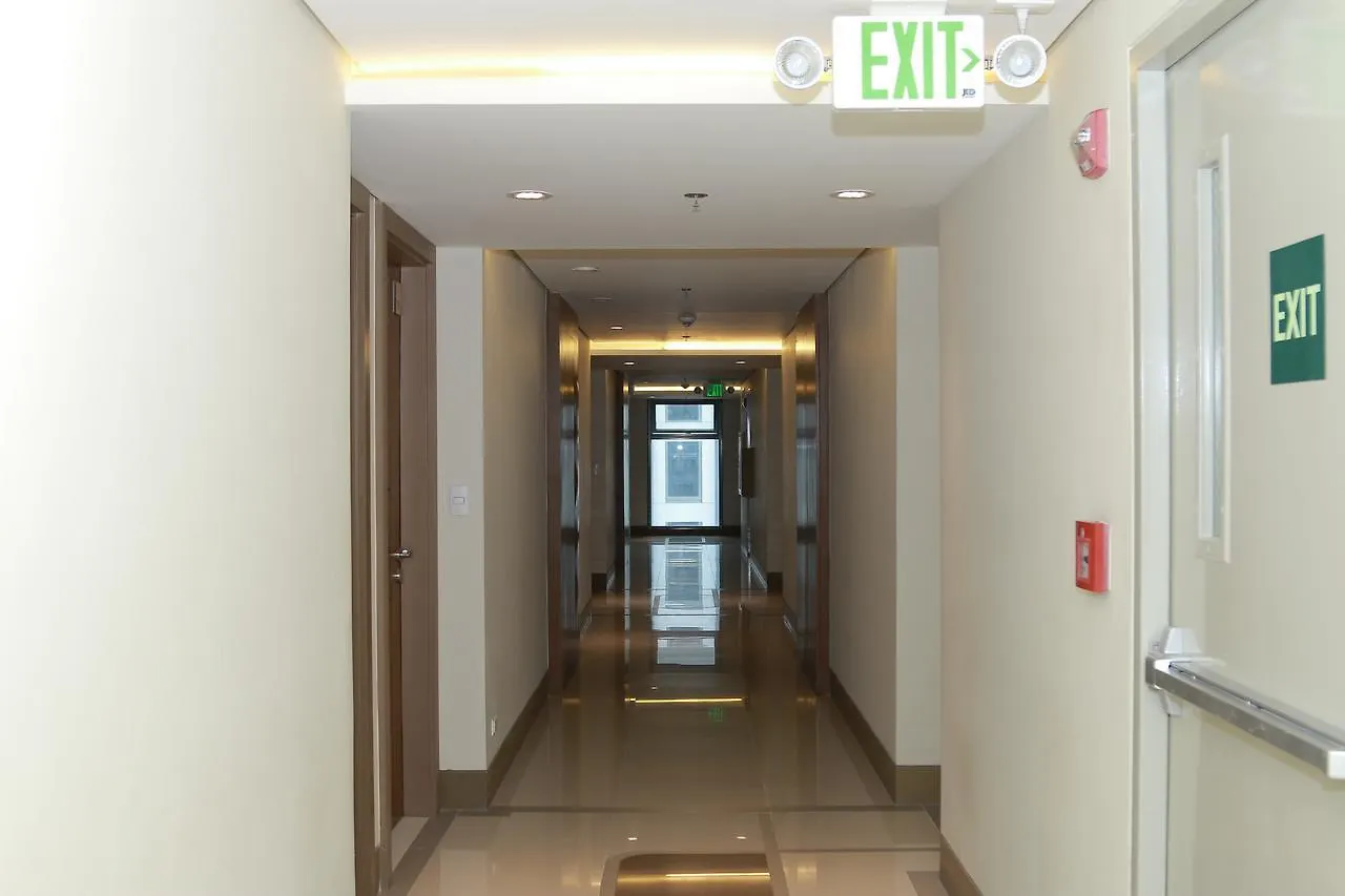 De Luxe 7Qrs Apartment Manila