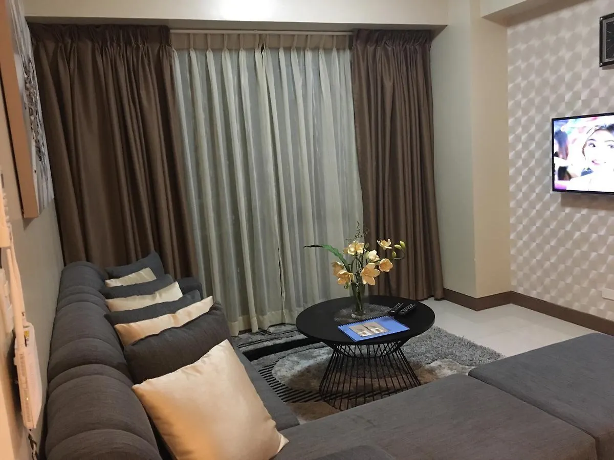 De Luxe 7Qrs Apartment Manila 0*,  Philippines