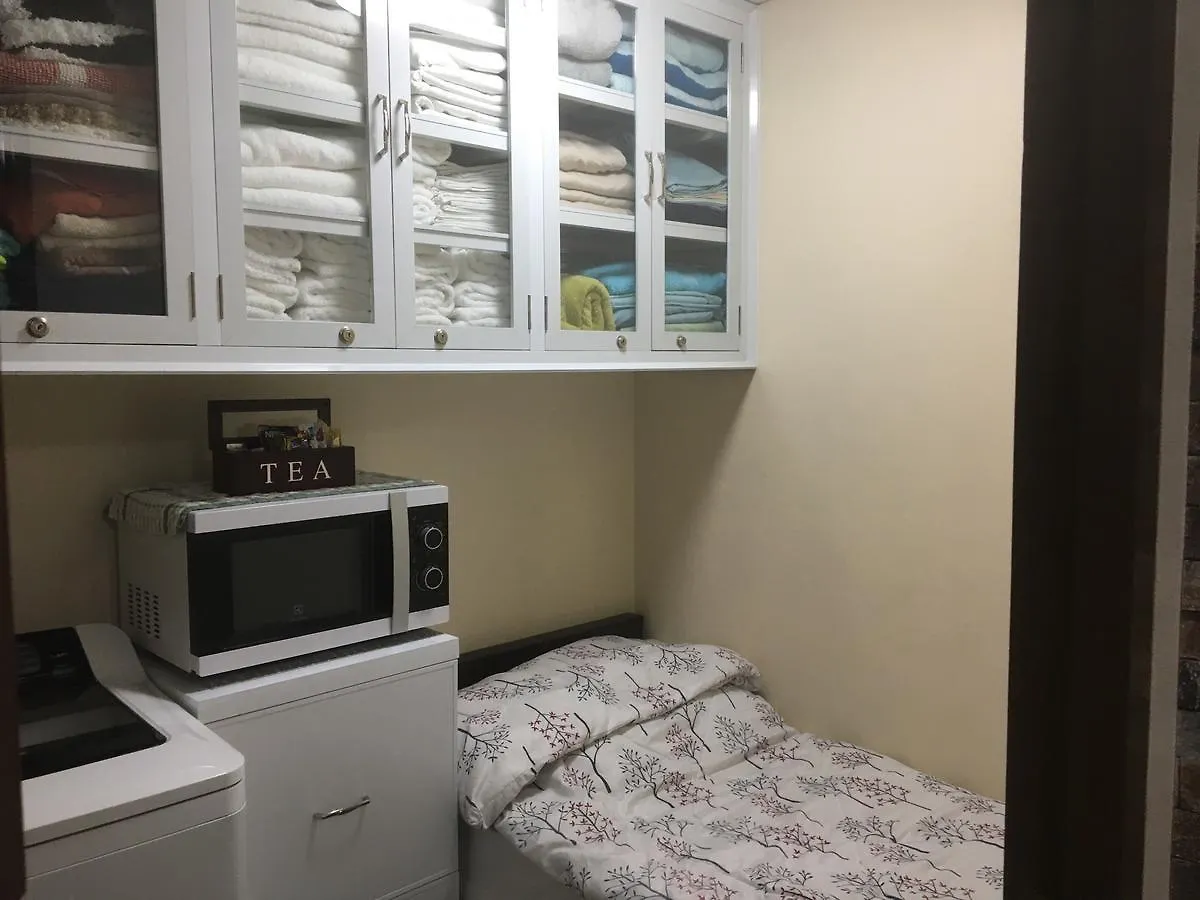 De Luxe 7Qrs Apartment Manila Philippines